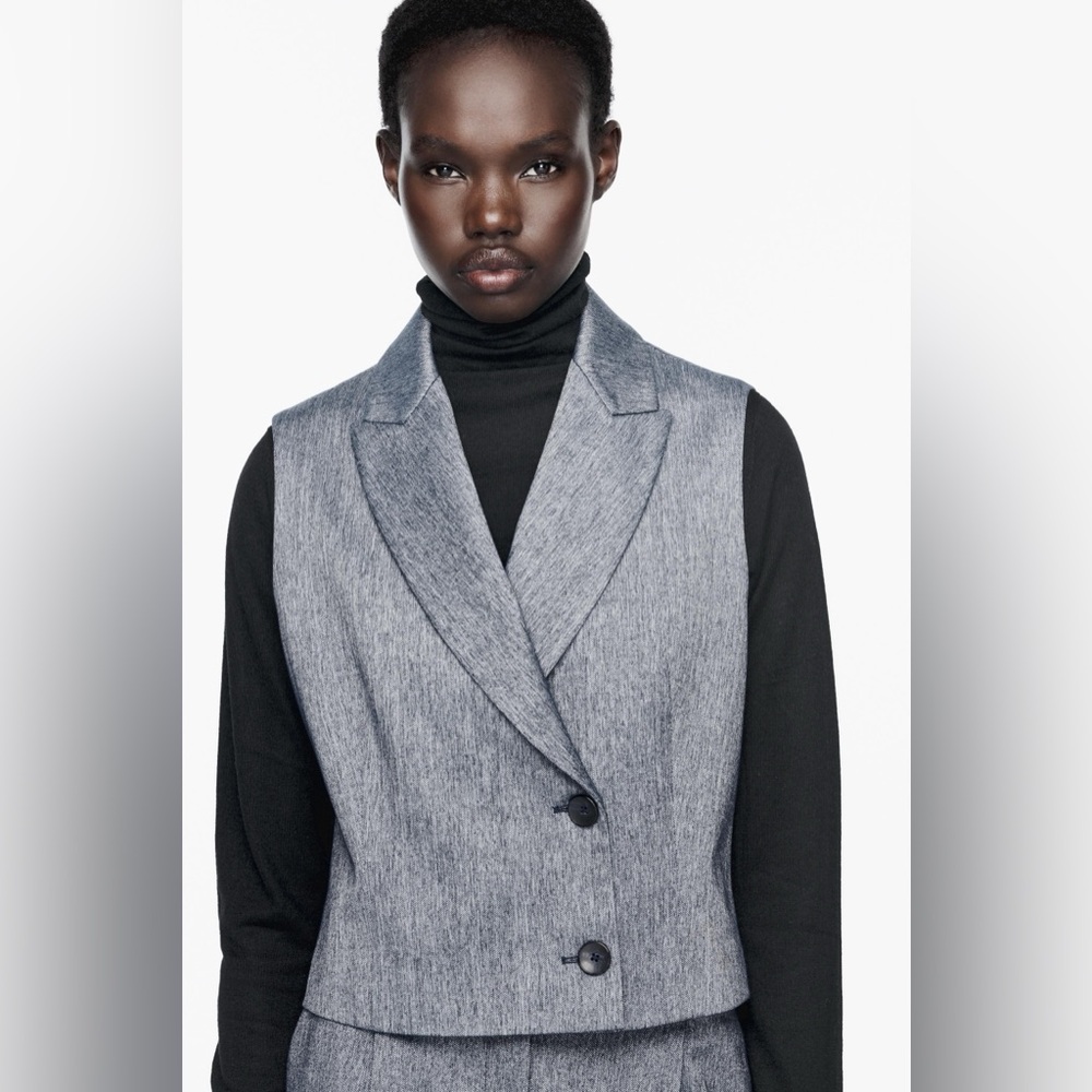 Zara Grey‎ Two Button Vest Top
